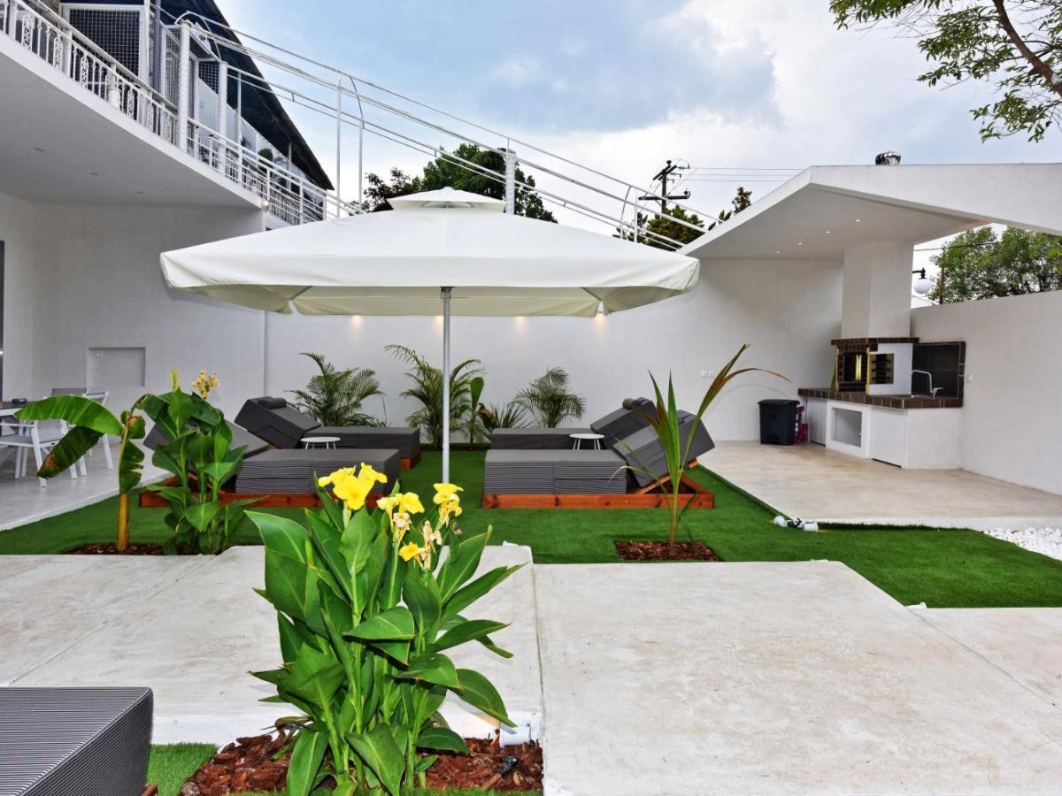 4 Elements Seaside Luxury Suites By Rentalspro Services Nea Moudania Halkidiki Dış mekan fotoğraf