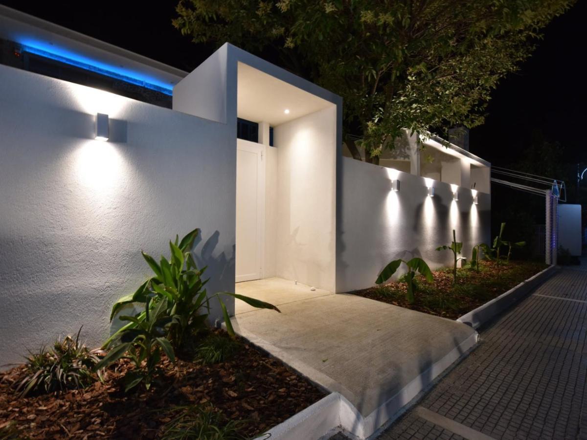 4 Elements Seaside Luxury Suites By Rentalspro Services Nea Moudania Halkidiki Dış mekan fotoğraf